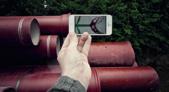 I-Insert-Movie-Scenes-Into-Real-Life-Situations-Using-My-Iphone-58aad73f34117__700
