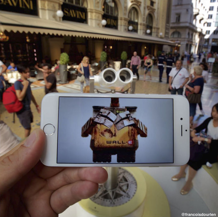 I-Insert-Movie-Scenes-Into-Real-Life-Situations-Using-My-Iphone-58aad9a6432c6__700