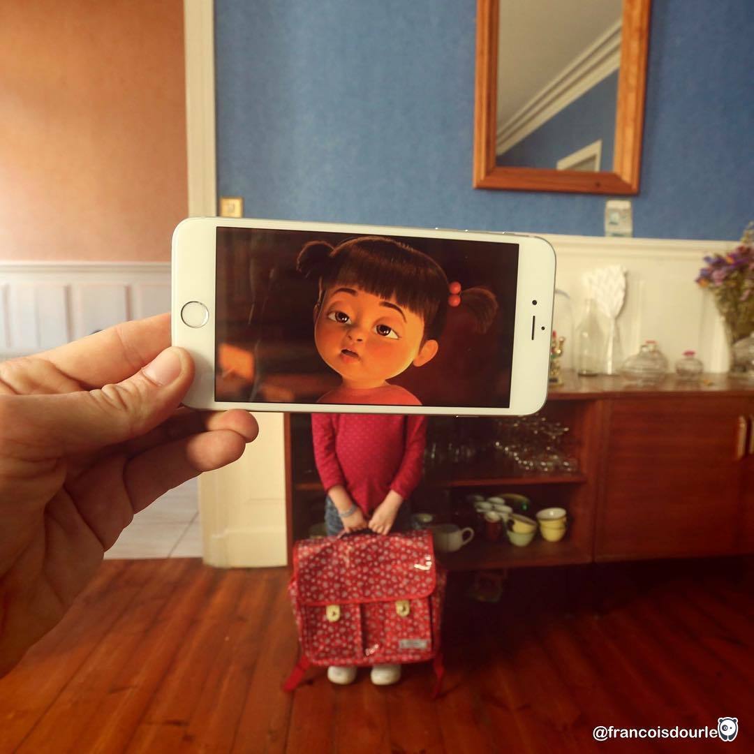 I-Insert-Movie-Scenes-Into-Real-Life-Situations-Using-My-Iphone-58aada0419165__700
