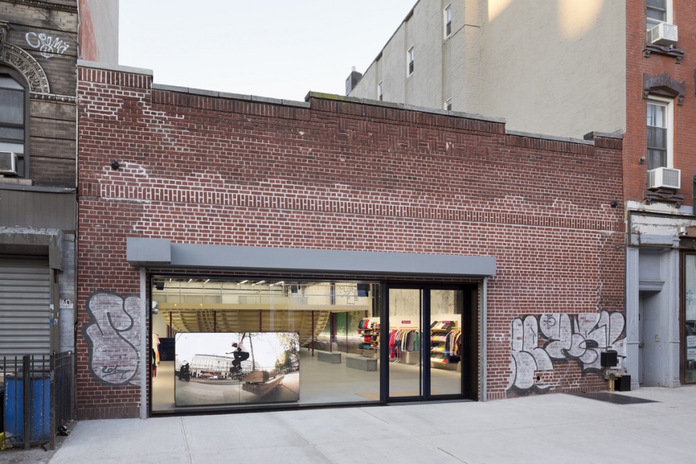 http-hk.hypebeast.comfiles201710supreme-opens-new-brooklyn-store-1