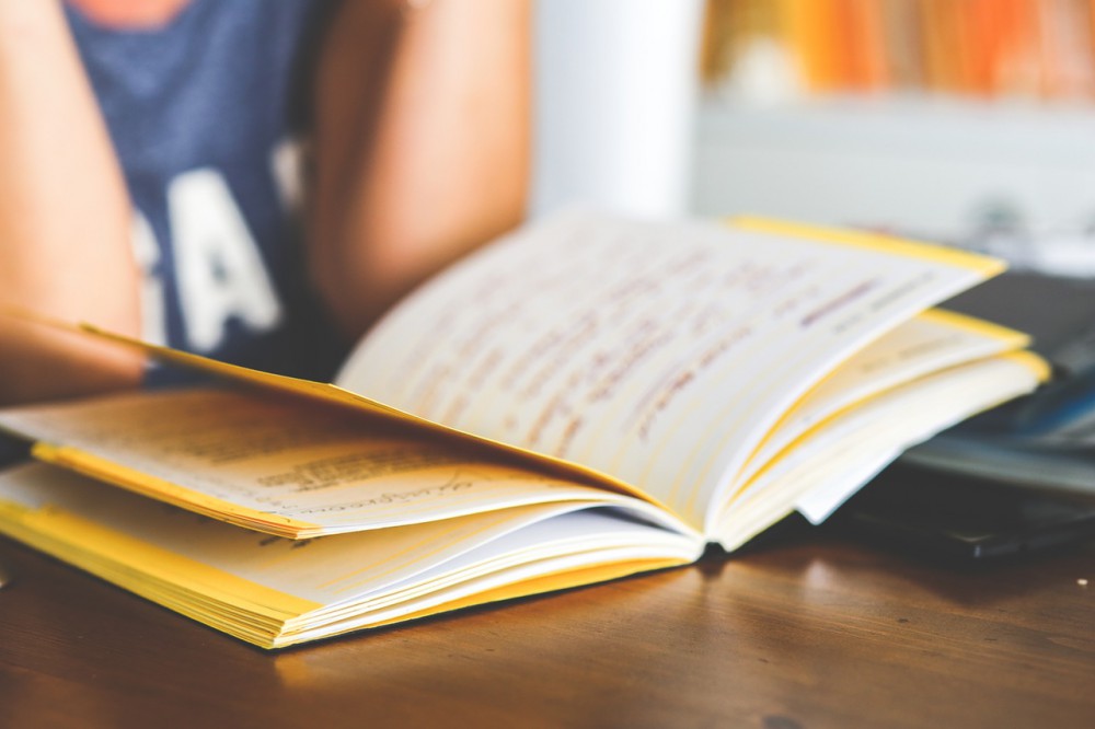 book_reading_pexels