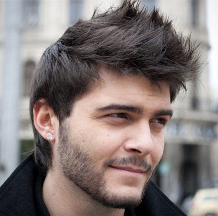 09306656b482e0c064321879d3f01a1d--boys-hairstyles--hipster-hairstyles