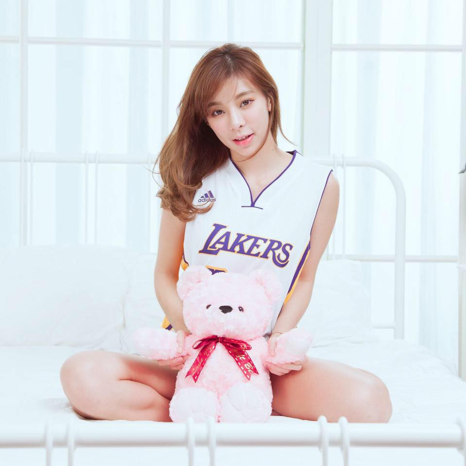 【性感蘿拉】LuxyGirl舞出前凸後翹的逆天身材!