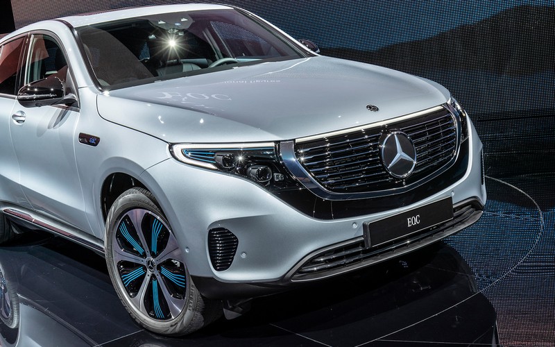 2020_mercedes-benz_eqc_live-event_06-1